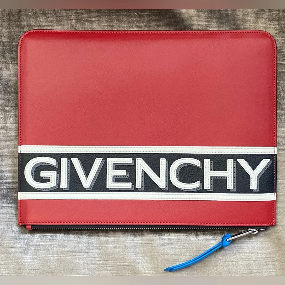 ✨BRAND NEW ✨💯% AUTHENTIC CIVENCHY LEATHER CLUTCH UNISEX